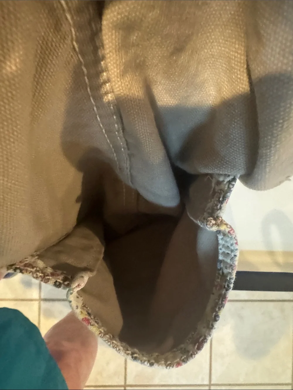 thirty-one Bag Canvas Tan with Floral Trim Pockets